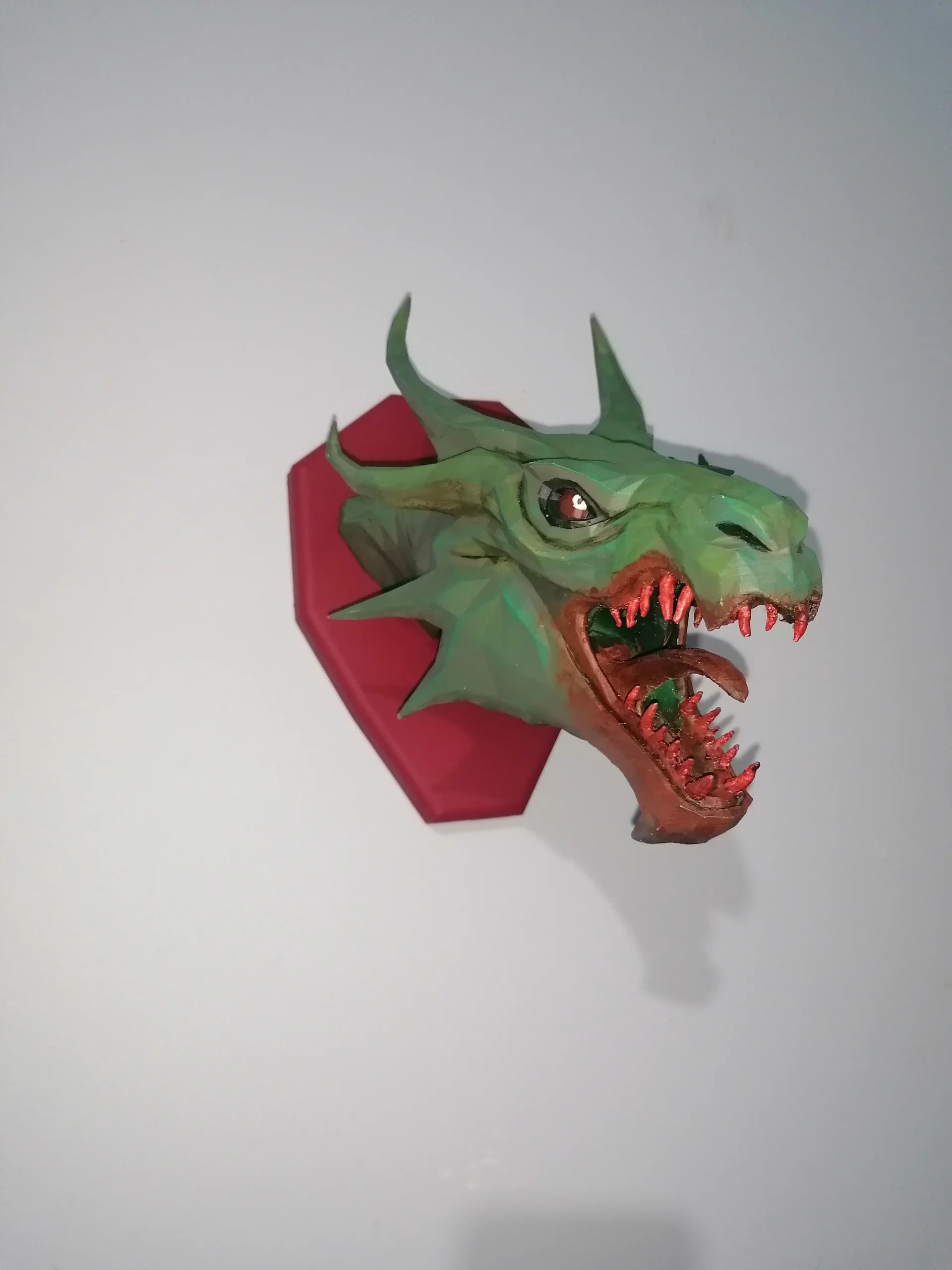 Atelier d'impression 3D avec imprimantes et équipement de recyclage